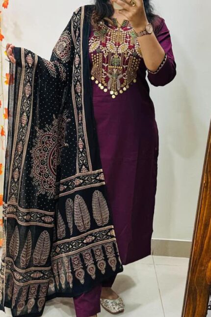 Traditional Wine Kurti Pant With Feather Print Dupatta